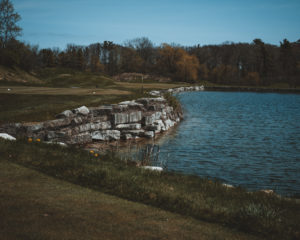 Par 3 golf hole at The River course